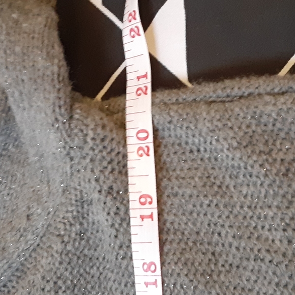 Justice gray sweater with faux fur collar, size 20. Large - Picture 4 of 7